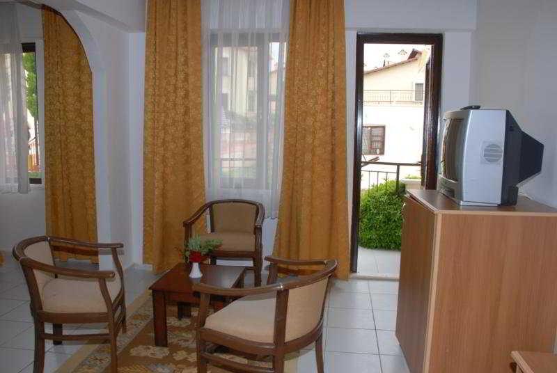 Club Prestige Otel 4*