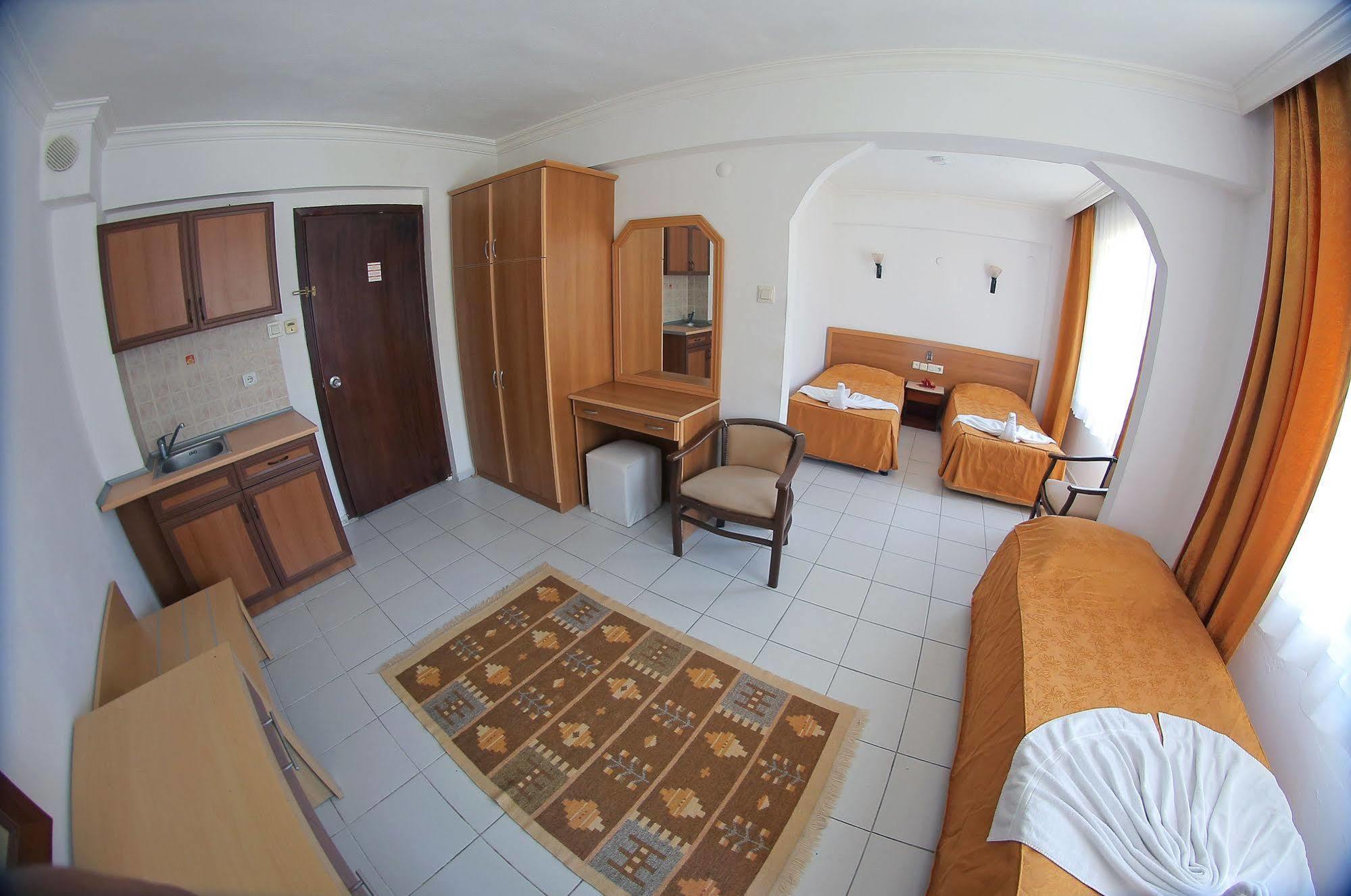 Club Prestige Otel 4*