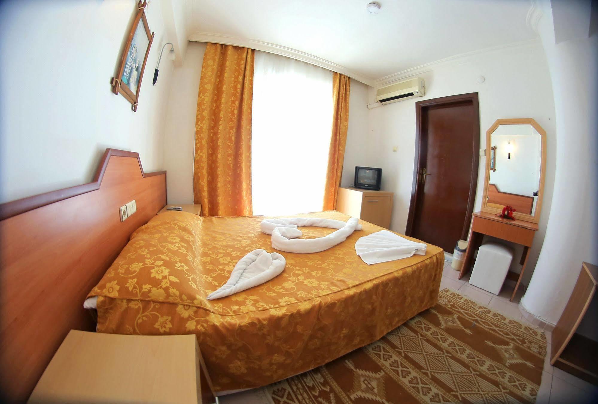 Club Prestige Otel 4*